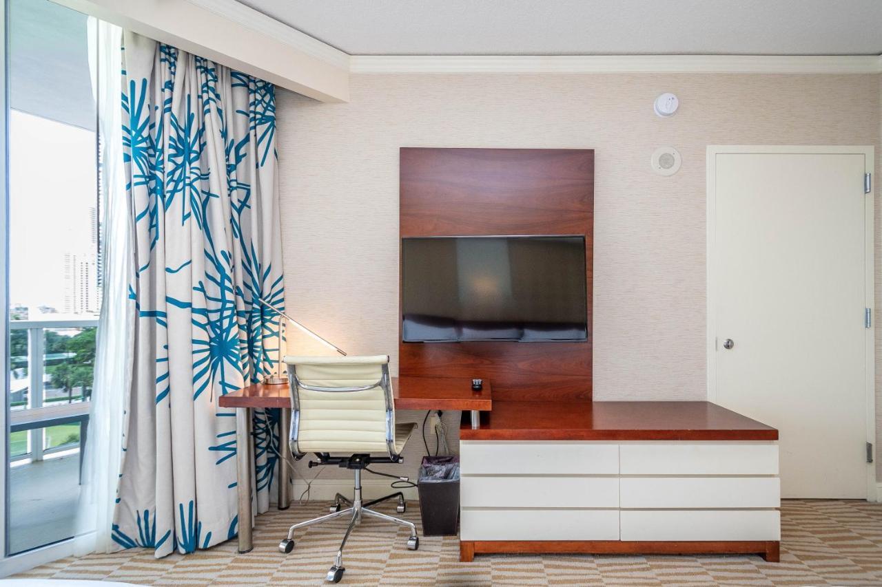 Trump Intl 2 Bedroom Apartment 1600 Sqf Ocean And Bay View Sunny Isles Beach Kültér fotó