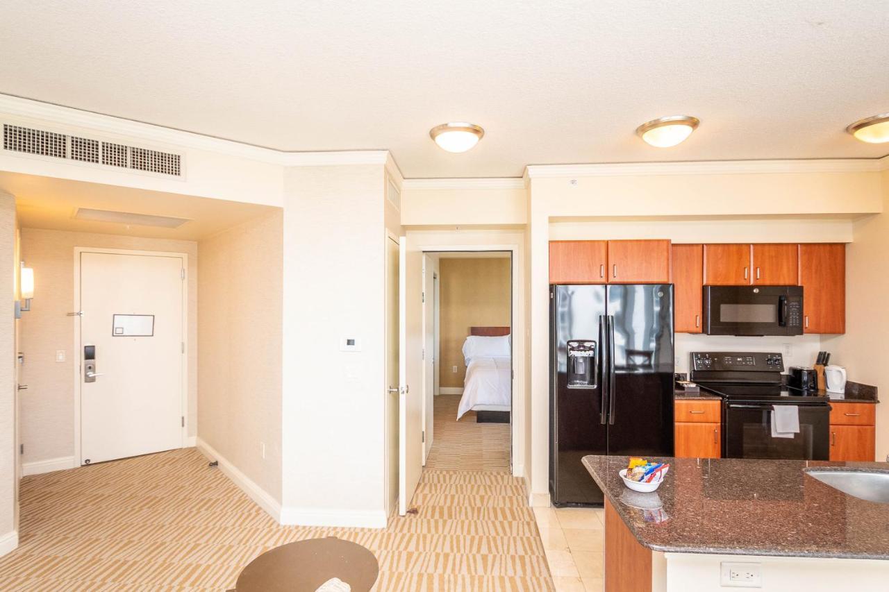 Trump Intl 2 Bedroom Apartment 1600 Sqf Ocean And Bay View Sunny Isles Beach Kültér fotó