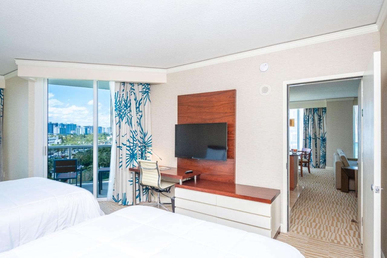 Trump Intl 2 Bedroom Apartment 1600 Sqf Ocean And Bay View Sunny Isles Beach Kültér fotó