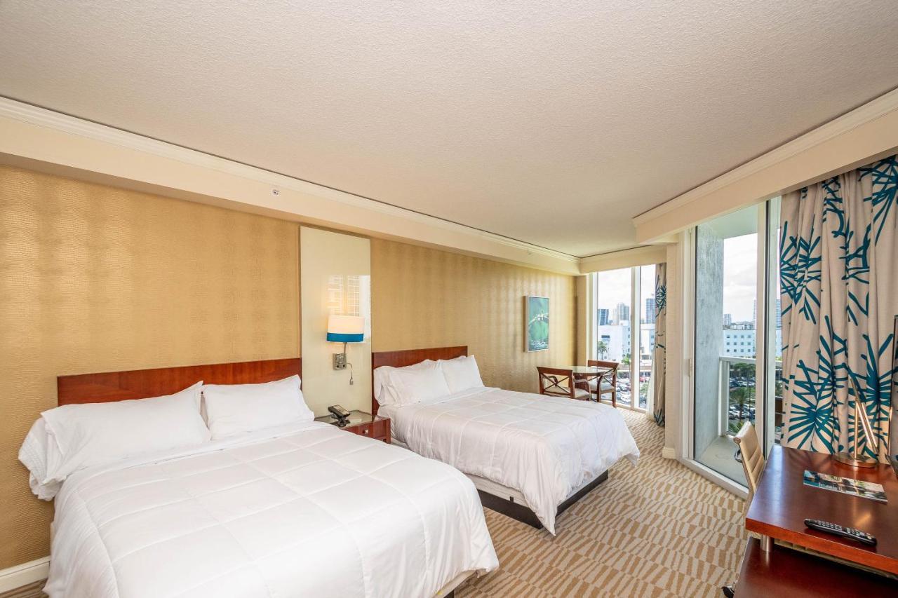Trump Intl 2 Bedroom Apartment 1600 Sqf Ocean And Bay View Sunny Isles Beach Kültér fotó