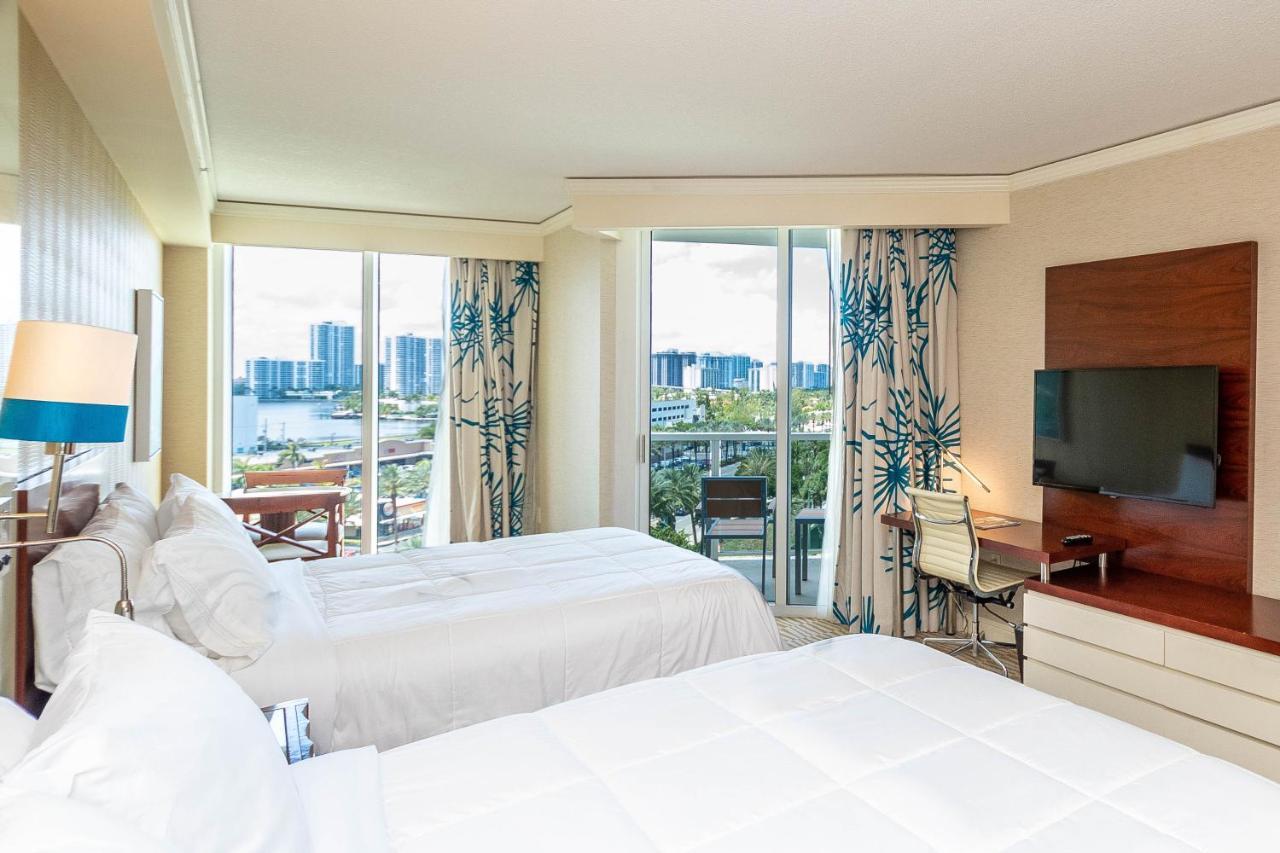 Trump Intl 2 Bedroom Apartment 1600 Sqf Ocean And Bay View Sunny Isles Beach Kültér fotó