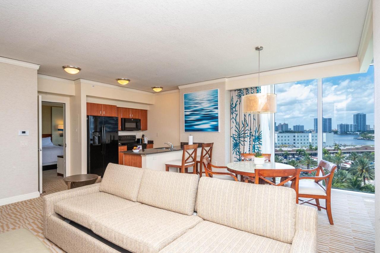 Trump Intl 2 Bedroom Apartment 1600 Sqf Ocean And Bay View Sunny Isles Beach Kültér fotó
