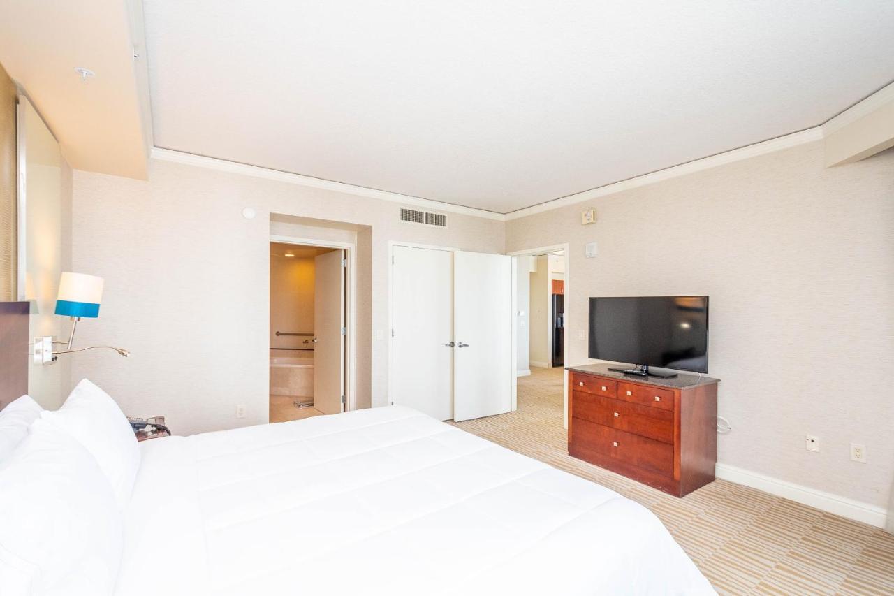Trump Intl 2 Bedroom Apartment 1600 Sqf Ocean And Bay View Sunny Isles Beach Kültér fotó