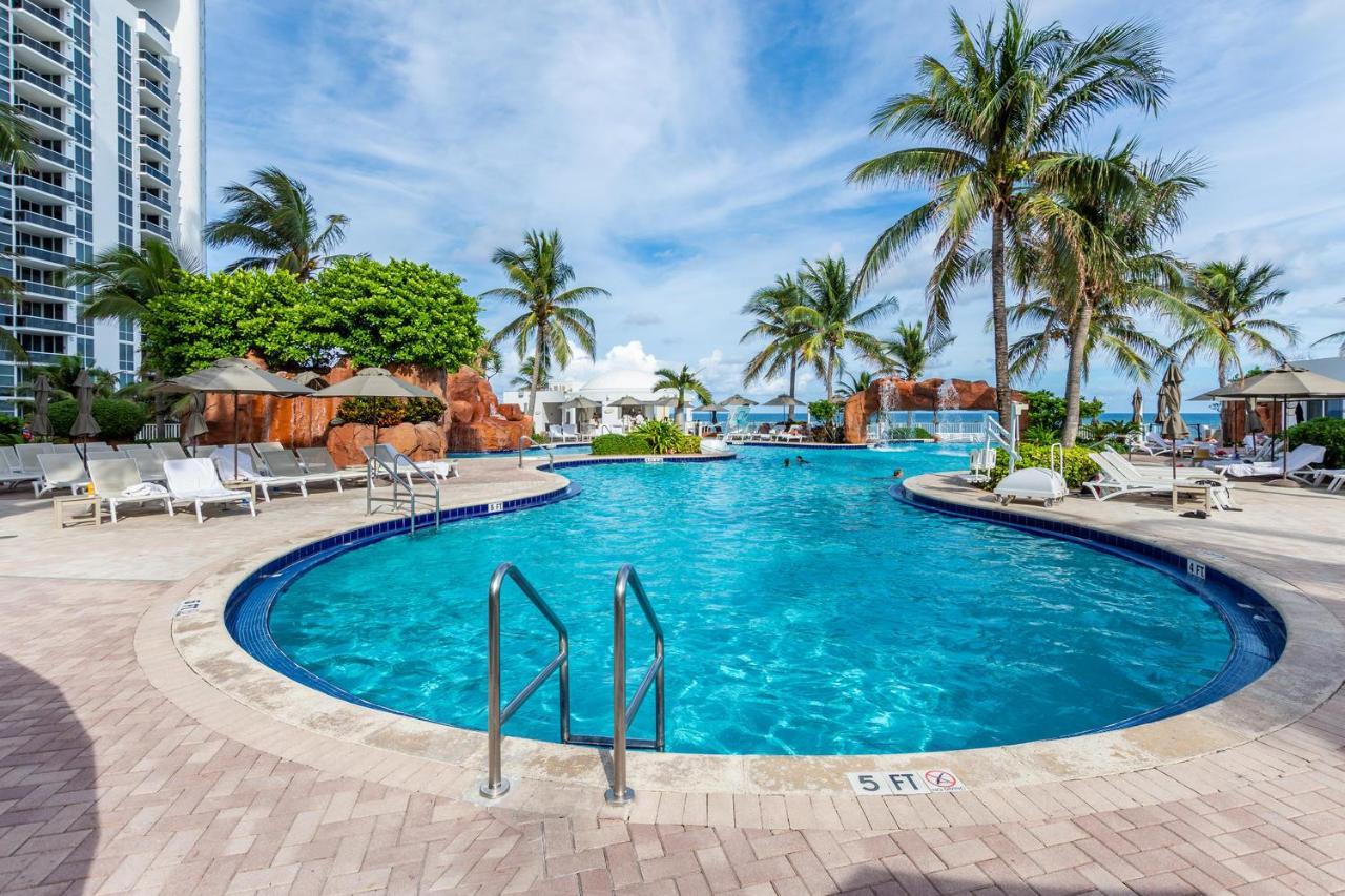 Trump Intl 2 Bedroom Apartment 1600 Sqf Ocean And Bay View Sunny Isles Beach Kültér fotó